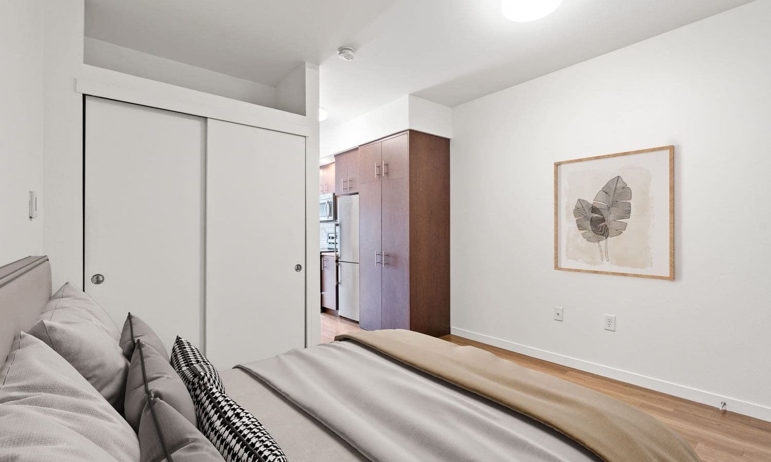 4725 SE Division St - Web Quality - 002 - DSL Bedroom - VS