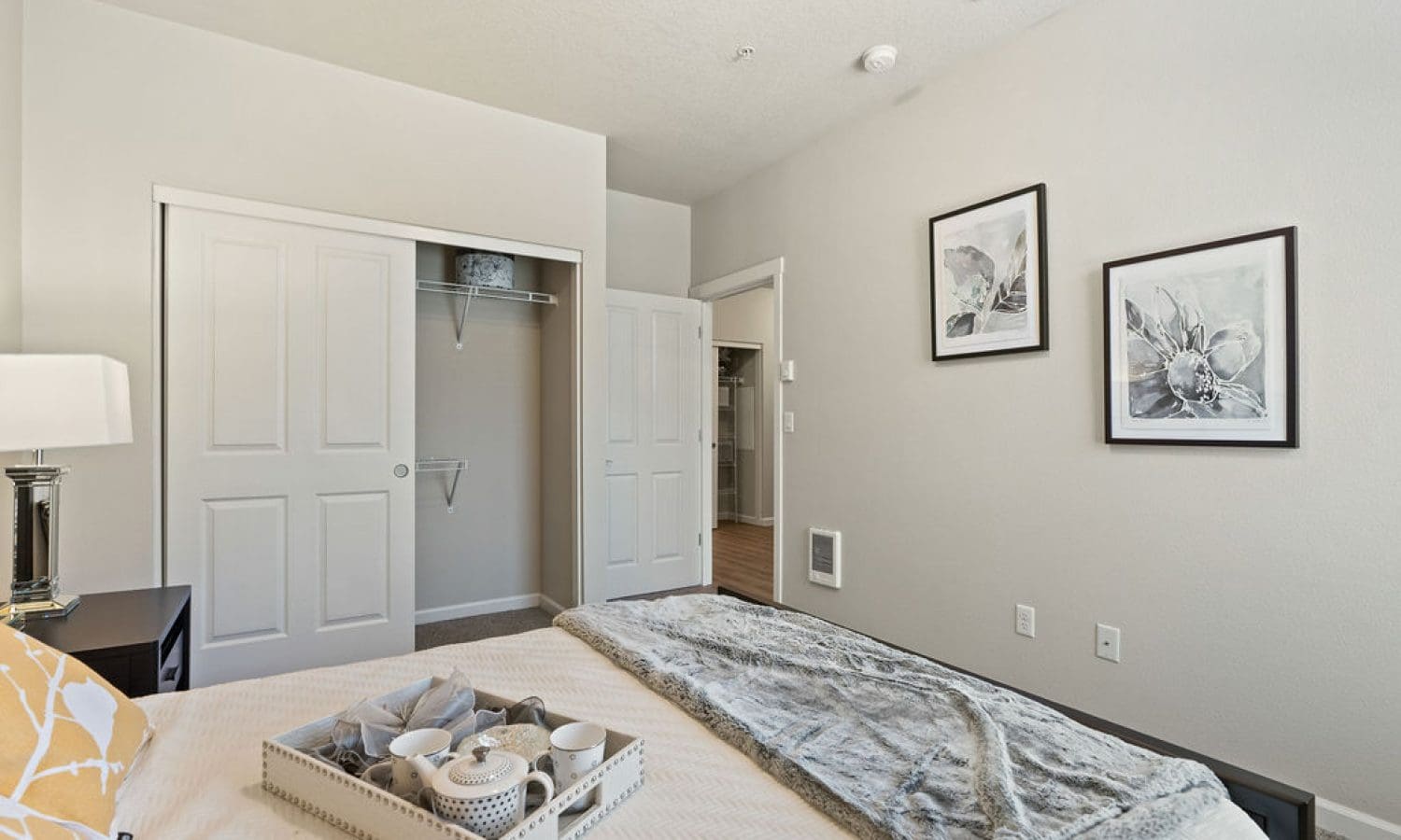 TheGroveat72ndApartments_SpaciousRooms